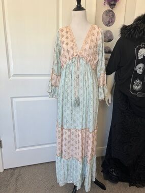 Rare Find: Boho Island Cruise Style Dress Long Flowing Skirt Long Trumpet Sleeve